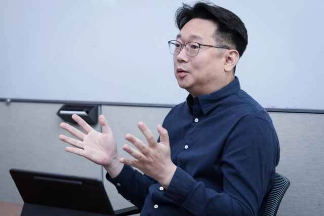 서남희 LG유플러스 CV담당(상무)이 30일 서울 용산구 LG유플러스 용산사옥에서 디지털타임스와 인터뷰하고 있다. LG유플러스 제공
