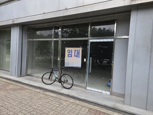 [르포] 1층 상가엔 빛바랜 임대딱지… “절망뿐인 광주에 인공호흡기”