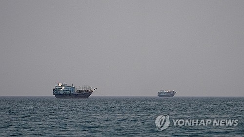 지난 1일 오만 무산담에서 촬영된 호르무즈 해협의 모습. 무산담 [오만] 로이터=연합뉴스