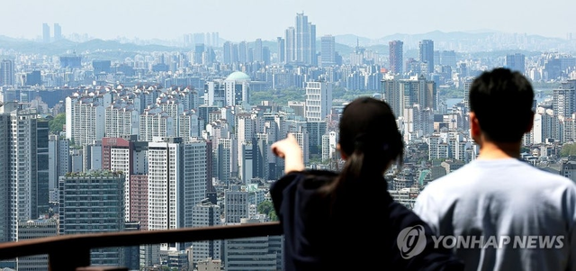 서울 남산에서 바라본 서울 도심 아파트. [연합뉴스]