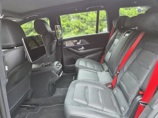 메르세데스-AMG GLS 63 4MATIC+ 2열 모습. 임주희 기자
