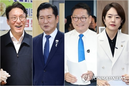 더불어민주당 차기 당권 주자들의 공식 출마 선언이 속속 이어지며 8·17 전당대회 대진표가 윤곽을 드러내고 있다. 왼쪽부터 목포 동부시장을 방문한 김민석 전 총리, 국회 의원회관에서 열린 정책토론회에 참석한 정청래 전 대표, 당사에서 출마 선언을 한 송영길 의원, 국회 소통관에서 출마 선언을 한 고민정 의원. 연합뉴스
