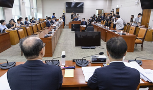 [사설] 尹의 막무가내 의대 증원 닮은 與 강경파의 보완수사권 폐지