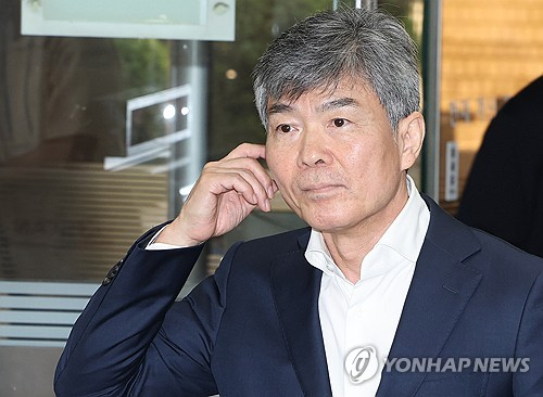 김건희 여사의 최측근으로 알려진 이종호 전 블랙펄인베스트 대표가 5일 영장실질심사를 받기 위해 서울중앙지법에 출석하고 있다.  [연합뉴스]