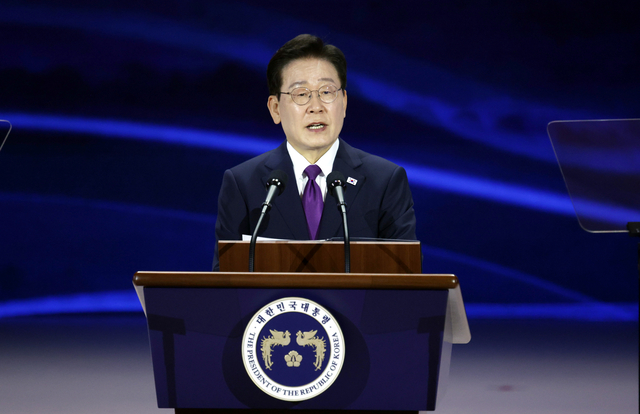 이재명 대통령이 19일 부산에서 열린 제48차 유네스코 세계유산위원회 개회식에서 축사를 하고 있다. 연합뉴스