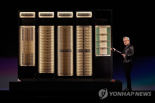 베라 루빈 소개하는 젠슨 황 엔비디아 CEO. EPA 연합뉴스
