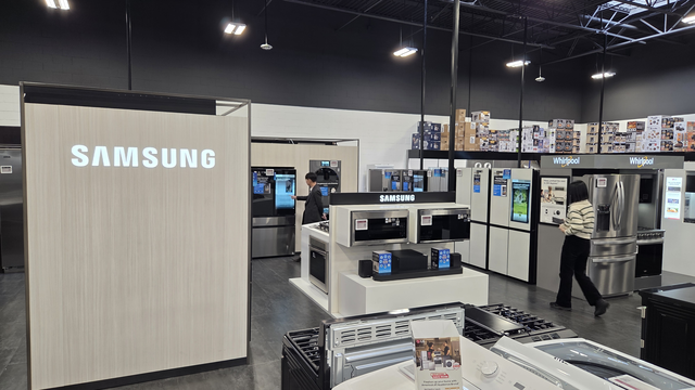 미국 라스베이거스 중심가 인근 '베스트바이(Best Buy)' 매장에 삼성전자 가전제품이 전시돼 있다. 장우진 기자
