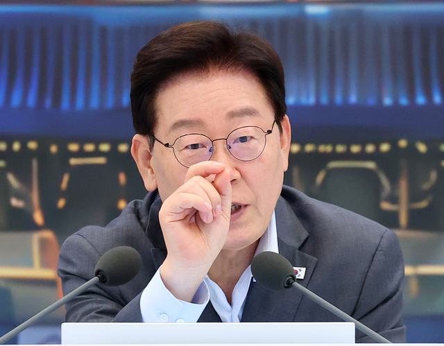 이재명 대통령이 5일 청와대 영빈관에서 열린 교육부·국가교육위·문체부·국가유산청 등에 대한 부처 업무보고에서 발언하고 있다. [연합뉴스]