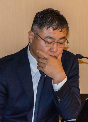 [포토] 생각에 잠긴 조성환 전 대표