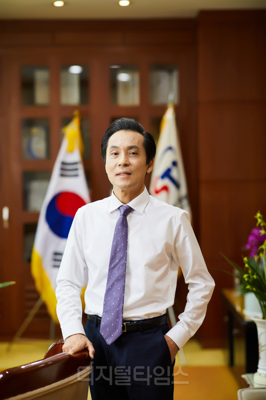 출연연 원장에서 벤처기업 대표로 변신한 김재수 대표.