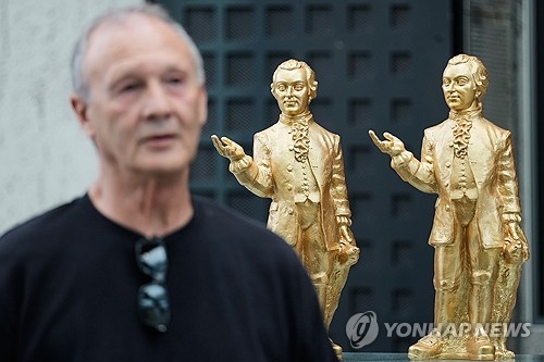 “10% 생각 했는데”…모차르트 조각상 230점 중 210점 털렸다