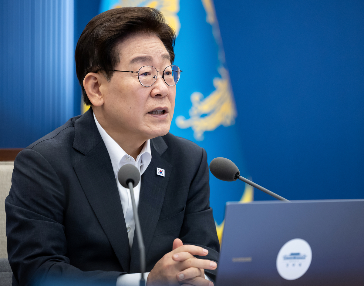 李대통령 “내 임기 단축해서라도 개헌”… “野중진 골프회동서 밝혀”