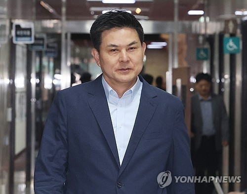 김태호 "개헌 논의 시작하자"... 이대통령 향해 '연임 불추진' 선언 촉구