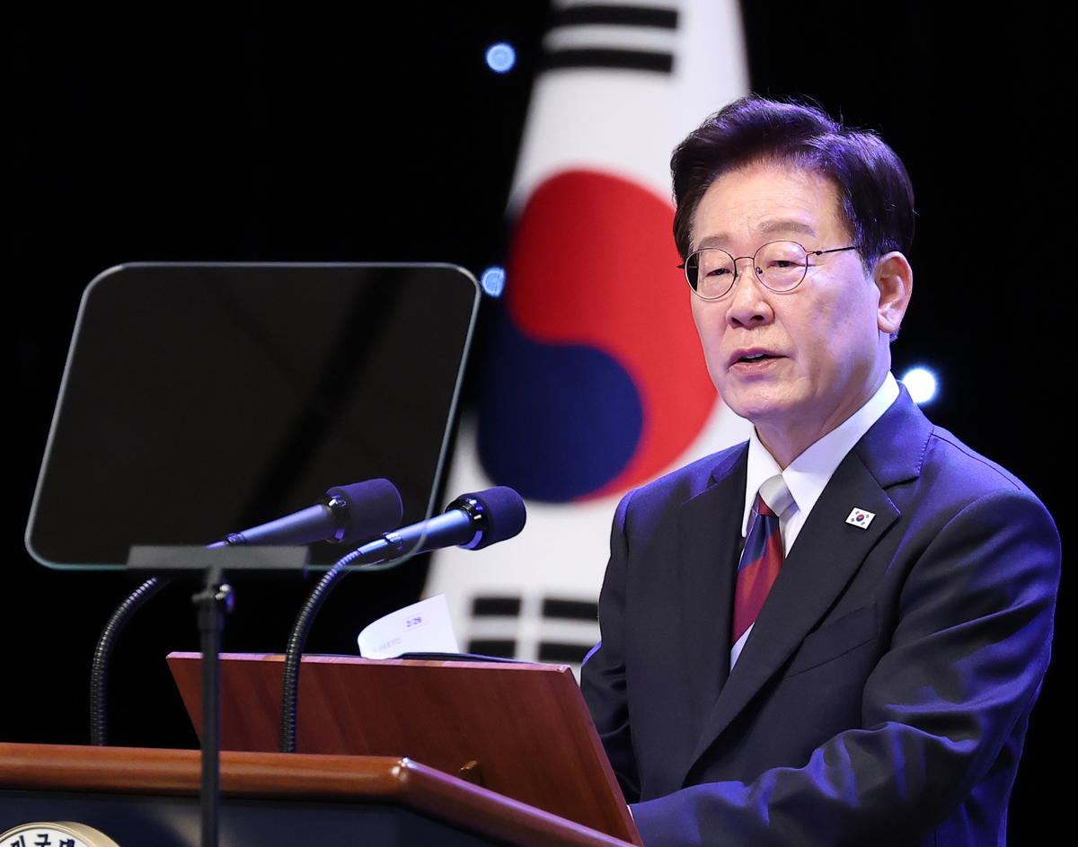 李대통령 “정전 체제를 평화 체제로”…북한에 대화 공식 제안