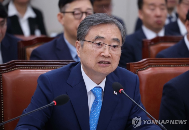 조현 외교부 장관이 19일 국회에서 열린 외교통일위원회 전체회의에서 한미연합연습 ‘을지 자유의 방패’ (UFS·Ulchi Freedom Shield) 훈련 축소와 관련한 질의에 답변하고 있다. 연합뉴스