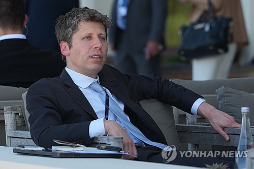 오픈AI CFO “상장 서두르지 않는다…앤트로픽보다 늦어도 괜찮아”