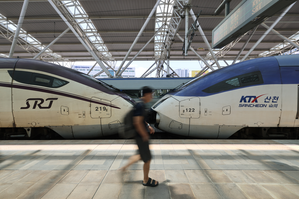 칸막이 없앤 KTX·SRT...9월 통합 운행 앞두고 막판 점검 - 뉴스 썸네일 이미지