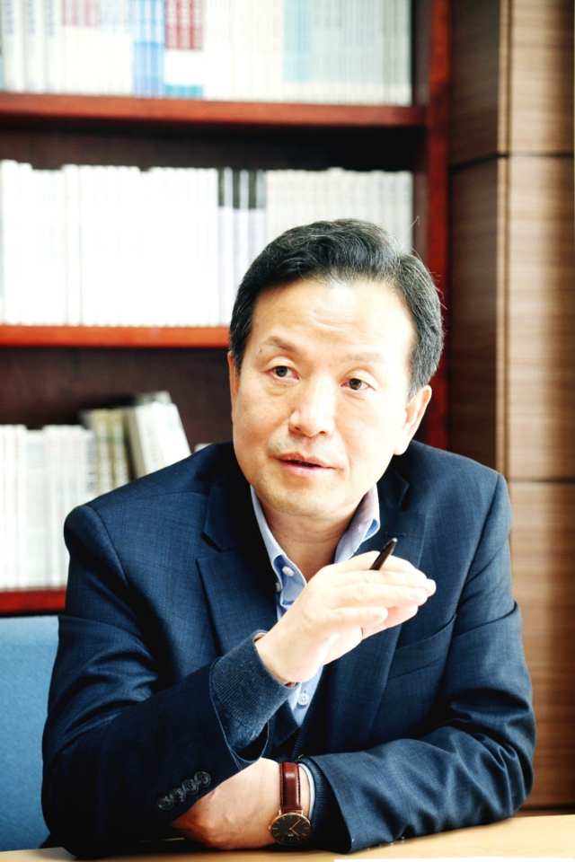 제1회 만해언론인상 대상 수상자 김종필 내일신문 편집국장. [동국대학교 언론동문회 제공]
