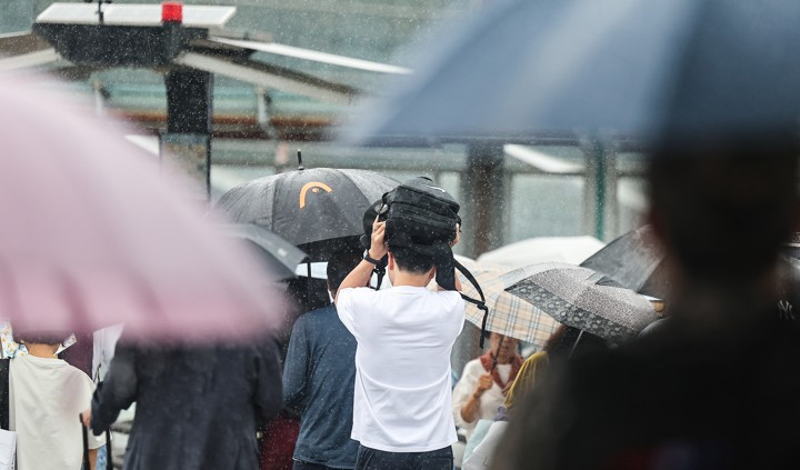 [날씨] 일요일, 전국 흐리고 비소식...충청·전북 북서부 200㎜ 이상 폭우 - 뉴스 썸네일 이미지