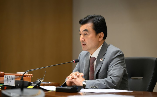 안규백 국방부 장관이 28일 서울 용산구 국방부에서 열린 ‘제2회 광주 군 공항 이전부지 선정위원회’에서 발언하고 있다.  [국방부 제공=연합뉴스]
