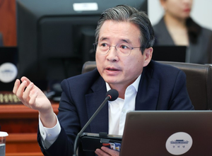 [사설] 김용범 결국 사퇴… ‘실패한 정책’도 바꿔야 국민 신뢰얻을 것