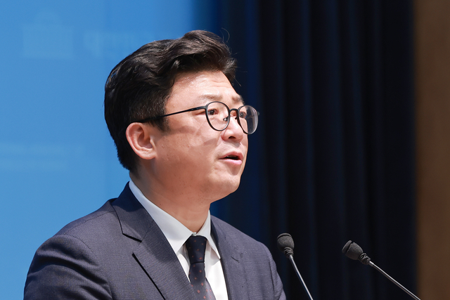 국회 행정안전위원회 야당 간사인 국민의힘 강명구 의원이 2일 국회 소통관에서 경찰청장 공석 장기화를 규탄하고 있다. 연합뉴스