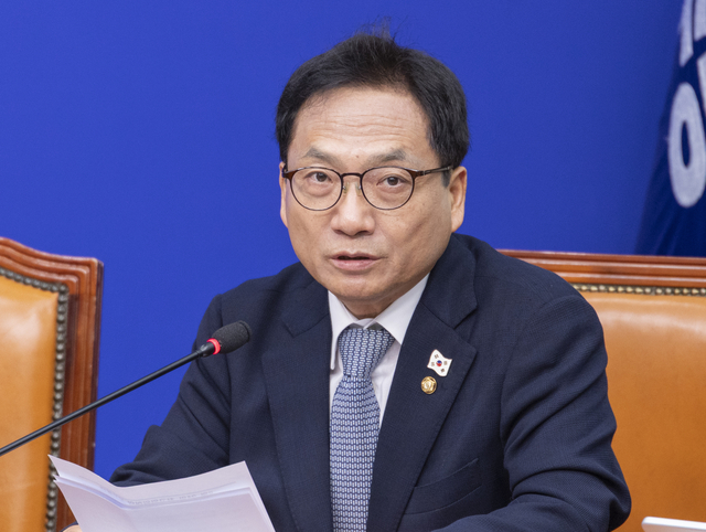 지난 달 24일 박선원 더불어민주당 최고위원이 24일 국회에서 열린 최고위원회의에서 발언하고 있다. [연합뉴스]