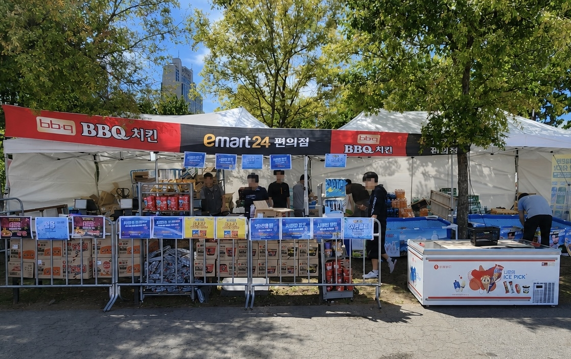 불꽃축제에 물티슈·맥주 ‘불티’…매출 최대 48배 증가