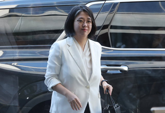 지난 4일 용혜인 성평등가족부 장관 후보자가 서울 서대문구에 마련된 인사청문회 준비 사무실로 출근하고 있다. [연합뉴스]
