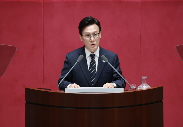 김민석 더불어민주당 대표가 7일 국회에서 열린 정기국회 제3차 본회의에서 교섭단체 대표 연설을 하고 있다.  [연합뉴스]