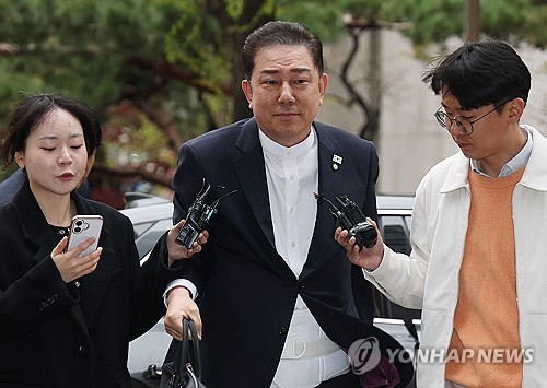 조사 향하는 김병기 [연합뉴스 자료사진]