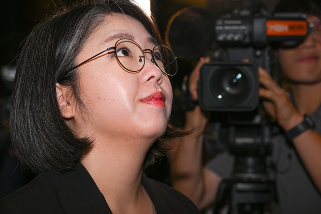 지난 9일 용혜인 성평등가족부 장관 후보자가 서울 서대문구에 마련된 인사청문회 준비 사무실로 출근하고 있다. [연합뉴스]