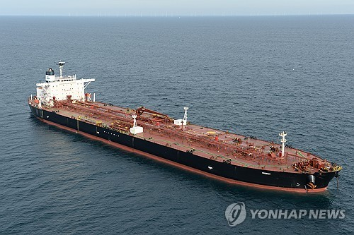 러시아의 ‘그림자 선단’에 속한 것으로 알려진 유조선 보라카이호. [AP=연합뉴스]