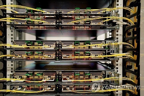 마이크로소프트 데이터센터 캠퍼스 내 장비들의 모습. [로이터=연합뉴스]