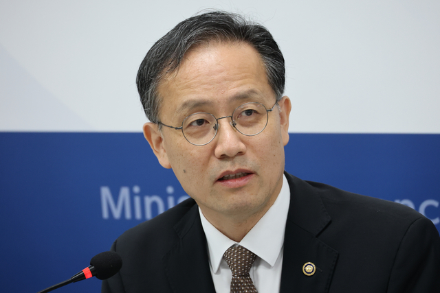 지난 2일 이형일 부총리 겸 재정경제부 장관 후보자가 세종시 정부세종청사에서 재경부 출입기자들과 간담회를 하고 있다. [연합뉴스]