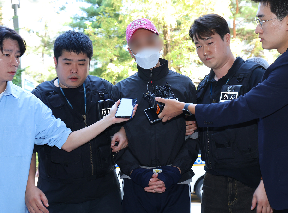 딱 90초 만에 ‘5억 금팔찌’ 털었다…대형마트 턴 간 큰 20대 ‘구속’