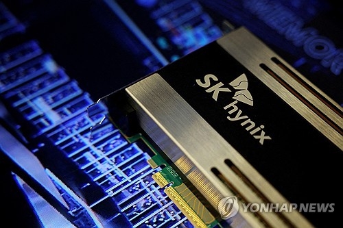 로이터 “SK하이닉스, 미국서 메모리칩 생산방안 인텔과 협의중”