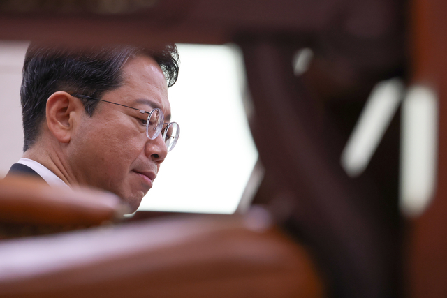 김승원 더불어민주당 의원이 15일 법무부 장관 후보자로서 국회 법제사법위원회에서 열린 인사청문회에 참석해 있다. [연합뉴스]