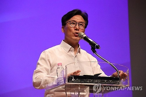 추미애 경기도지사의 DMZ영화제 축소에 김민석 비판