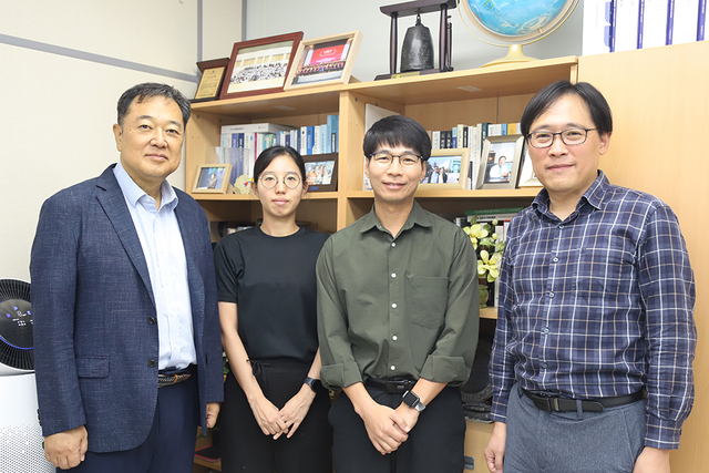 한태수(왼쪽 세번째) 생명연 박사와 연구진. 생명연 제공.
