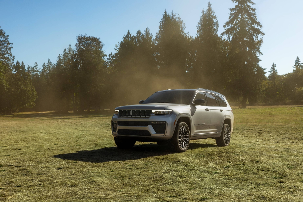 아시아에서 한국만 판다! 지프가 1억 넘는 대형 SUV 들여온 이유