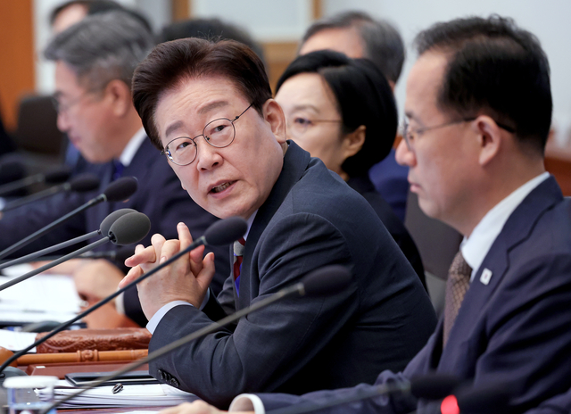 이재명 대통령이 29일 청와대에서 열린 국무회의에서 발언하고 있다. [청와대통신사진기자단]