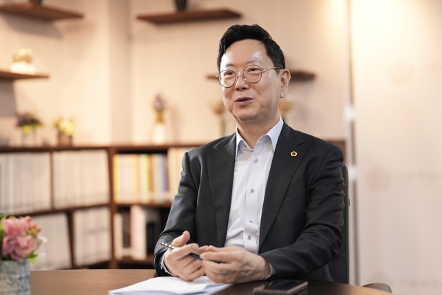 김광철 서울시의원(국민의힘, 송파2)이 30일 시의회 의원회관에서 디지털타임스와 인터뷰를 하고 있다. [김동준 기자]