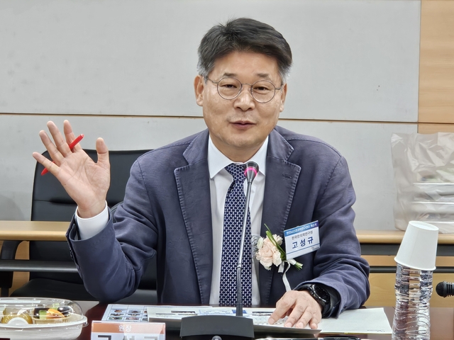 고성규 한국한의학연구원장이 1일 대전 본원에서 기자 간담회를 갖고 향후 기관 운영계획에 대해 발표하고 있다. 대전=이준기 기자