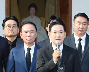 “진실은 국민이 지킨다”…장동혁, 육영수 생가에서 ‘암살자(들)’ 규탄
