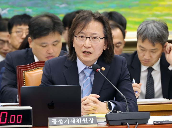 [사설] 대기업이 대한민국 착취한다는 주병기 위원장의 위험한 기업관