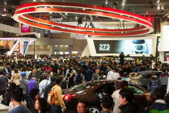 서울모터쇼, 개막 이틀째 12만2000명 관람객 전시장 찾아