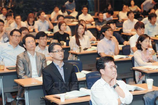 갈길 먼 ‘한국형 핀테크’글로벌기업과 생존경쟁
