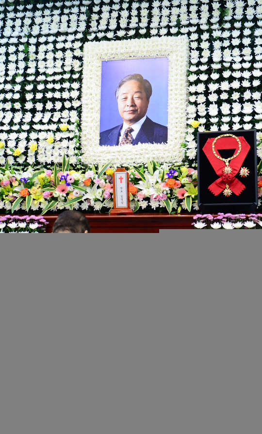 김영삼 전 대통령 서거… `양김 시대` 저물다