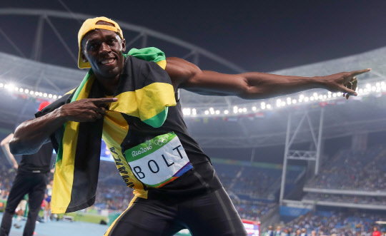 볼트 200m서도 금메달…3연속 3관왕 눈앞